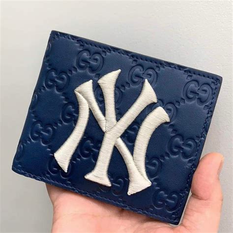 yankee wallets men.